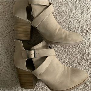 Ankle bootie dollhouse